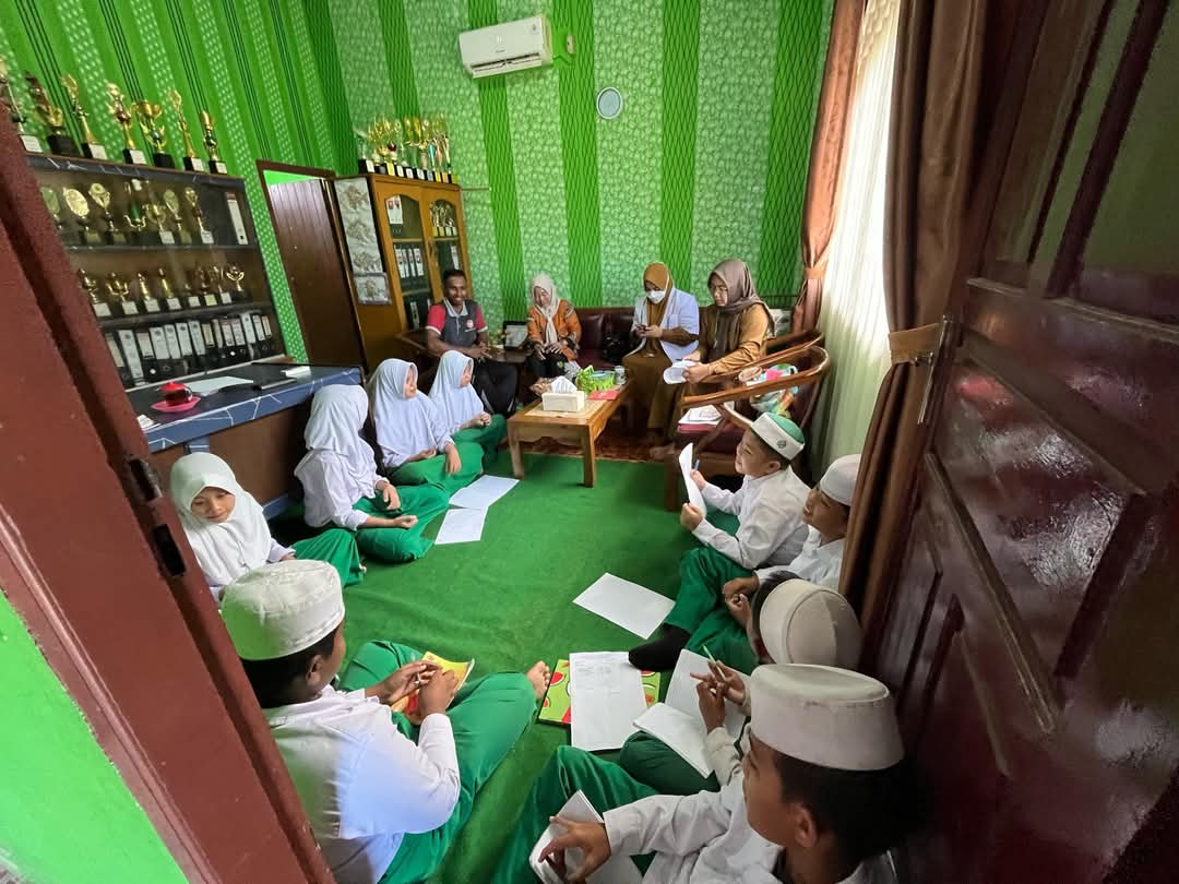 Tim Kesehatan dari Puskesmas Mersam Sosialisasikan Kesehatan di MIN 2 Batang Hari