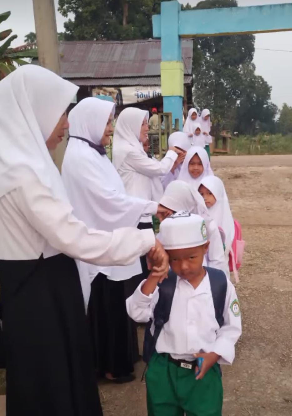 ciptakan generasi yang berahlakul karimah MIN 2 Batang Hari terapkan kebiasaan 5S