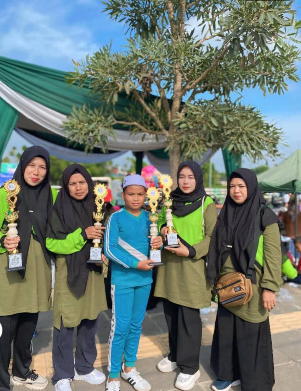 Siswa-siswi MIN 2 Batang Hari Raih Prestasi Gemilang di Hari Amal Bakti Kemenag 2024