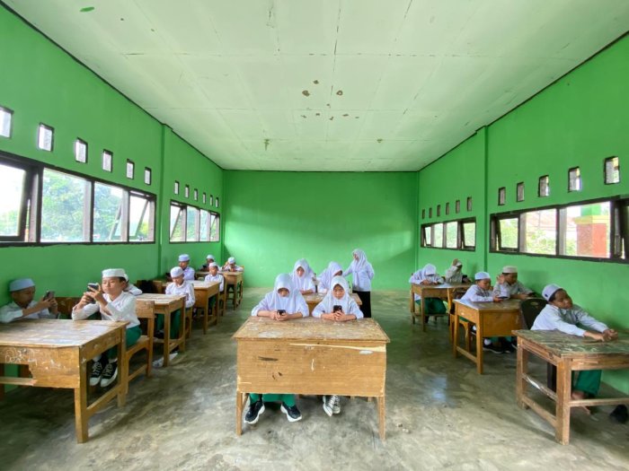 Hari Pertama Pelaksanaan Asesmen Sumatif Akhir Semester Di Min 2 Batang hari  Berjalan Dengan Lancar
