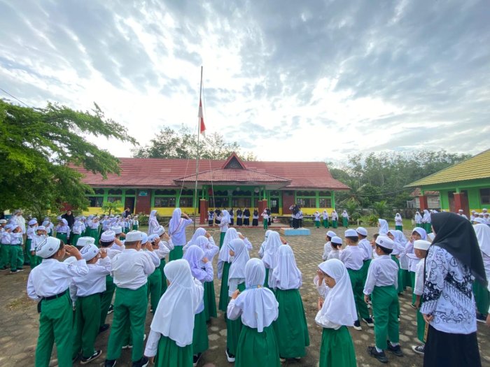 Mengapa Harus Ada Aturan? Menjadi Tema Amanat Upacara di MIN 2 Batang Hari