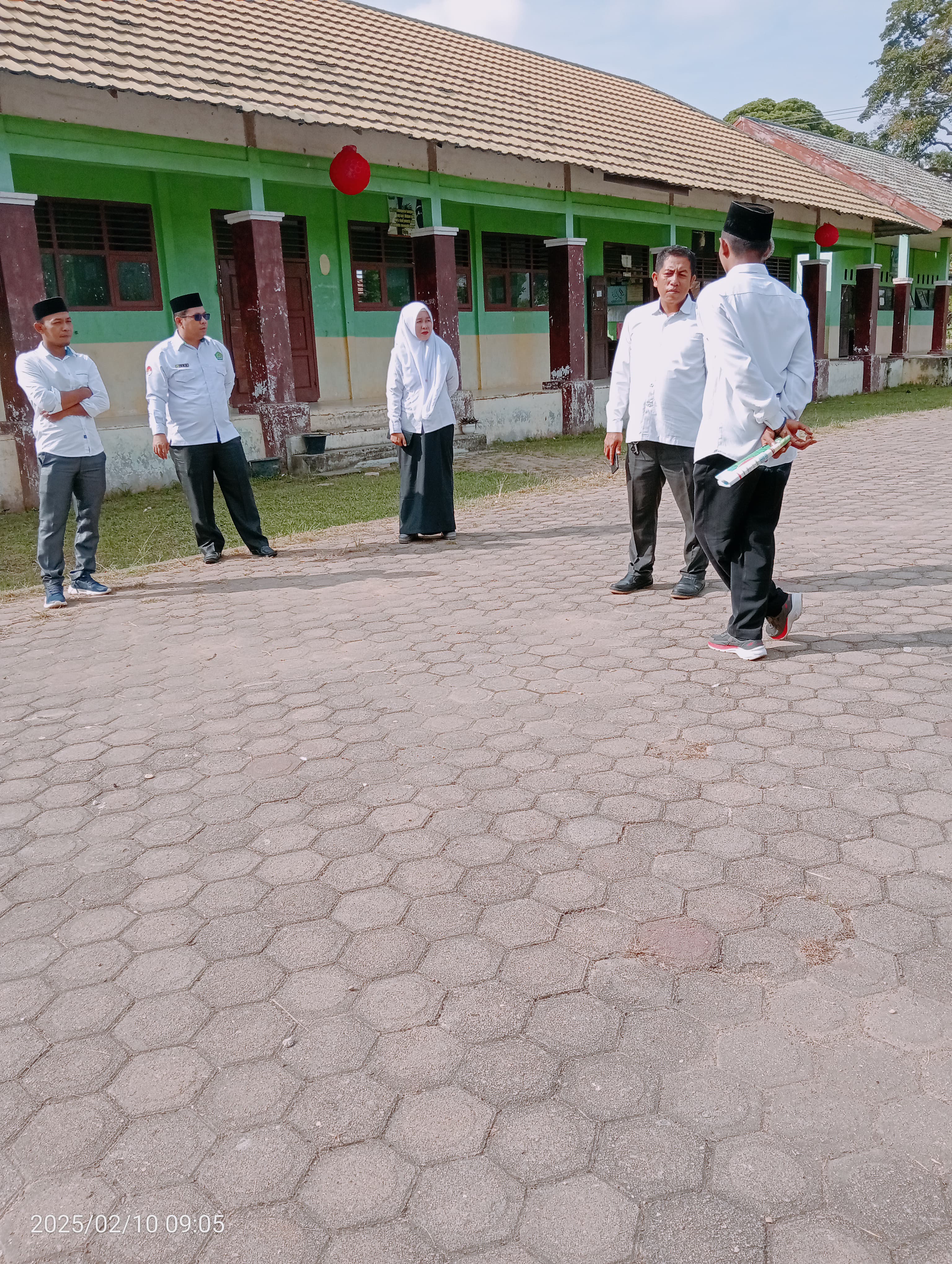 Kunjungan Kepala Kantor Kemenag Batanghari ke MIN 2 Batang Hari
