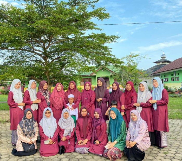 MIN 2 Batang Hari Gelar Upacara Peringatan Hari Ulang Tahun Provinsi Jambi Ke-69