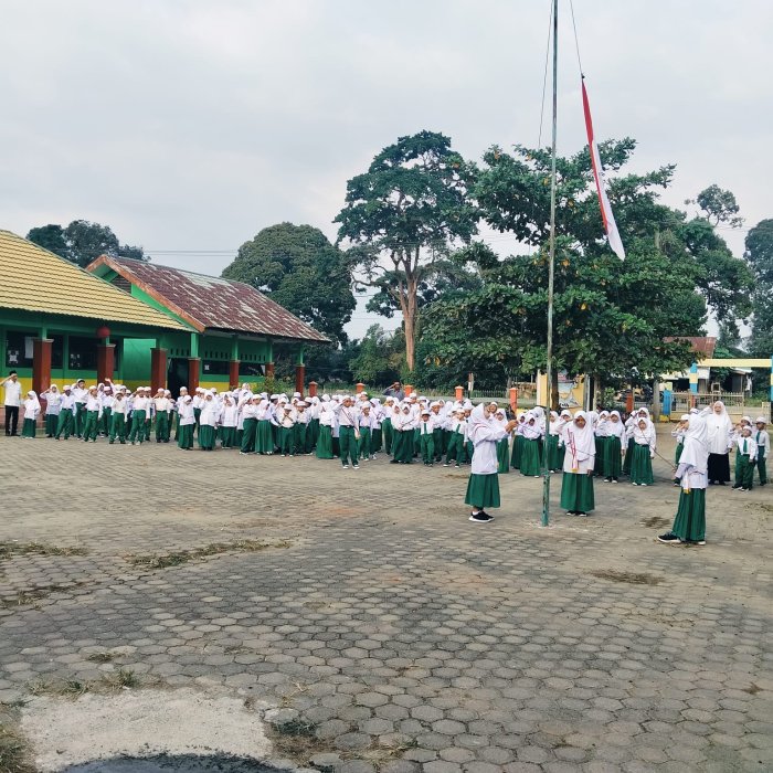 Pentingnya Menumbuhkan Rasa Hormat kepada Guru, Orang Tua, dan Sesama Amanat Upacara Hari Ini Pentingnya Menumbuhkan Rasa Hormat kepada Guru, Orang Tua, dan Sesama Amanat Upacara Hari Ini