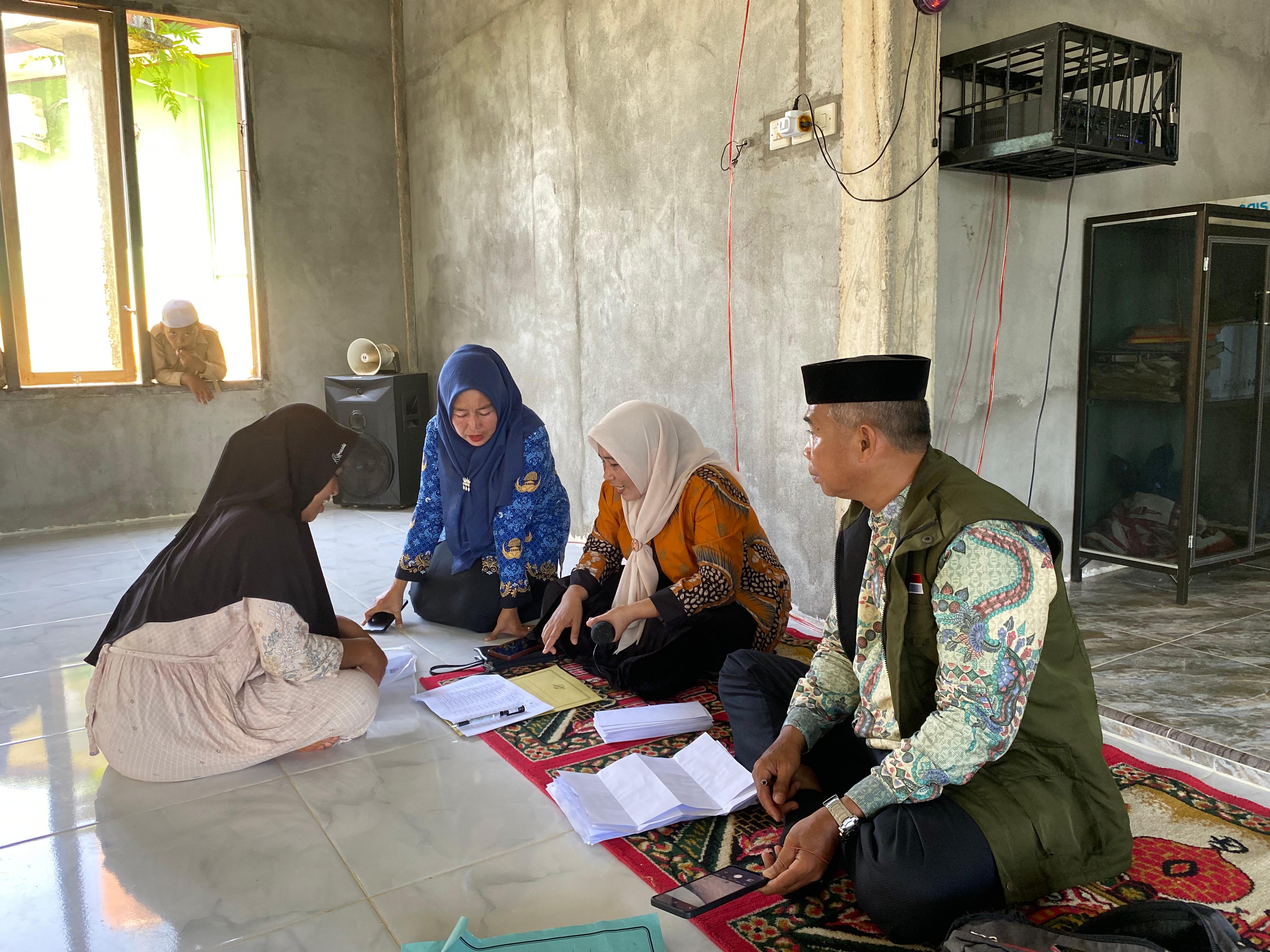 Siswa MIN 2 Batang Hari Terima Zakat dari BAZNAZ kabupaten Batang Hari