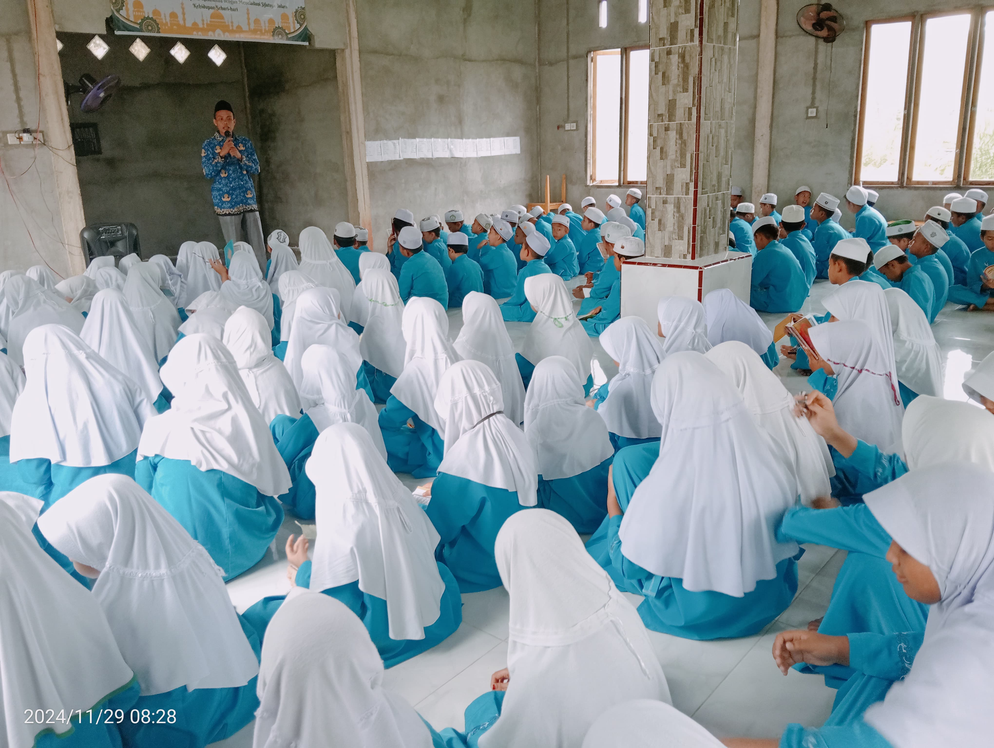 Kegiatan Keagamaan di MIN 2 Batang Hari: Memupuk Keimanan dan Ketakwaan