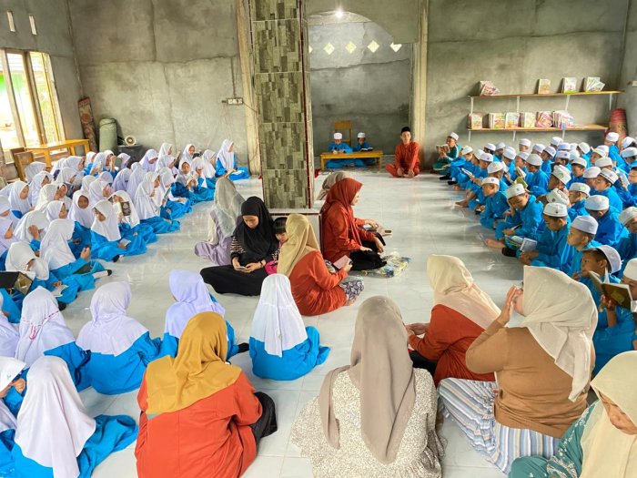 MIN 2 Batang Hari Gelar Yasinan Bersama Di Musholah At-Tholibin